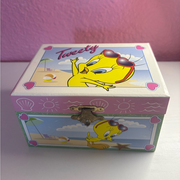 Jewelry Bundle, Rings, Necklaces, Bracelets Including Vintage Tweety Bird Box - Picture 12 of 16